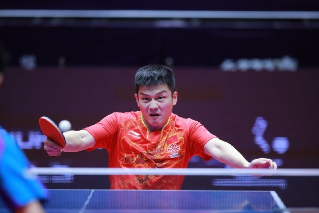 日本乒乓球队力克瑞典乒乓球队，波尔送出助攻
