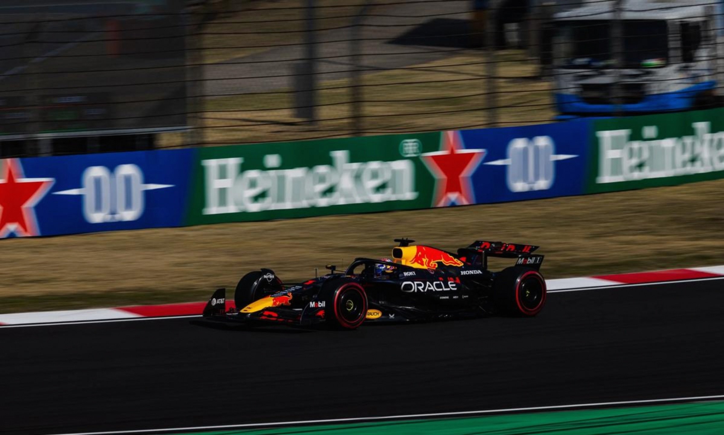 红牛车队翻盘雷诺车队,皮亚斯特里惊艳四座的简单介绍 红牛车队翻盘雷诺车队,皮亚斯特里惊艳四座的简单介绍