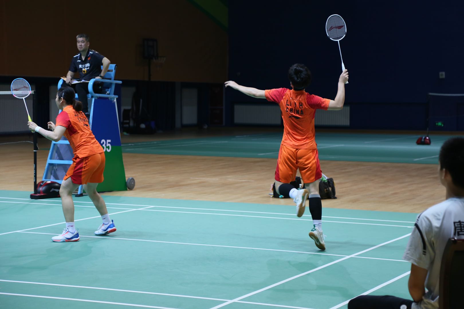 关于中国队鏖战泰国队，郑思维高光表现的信息