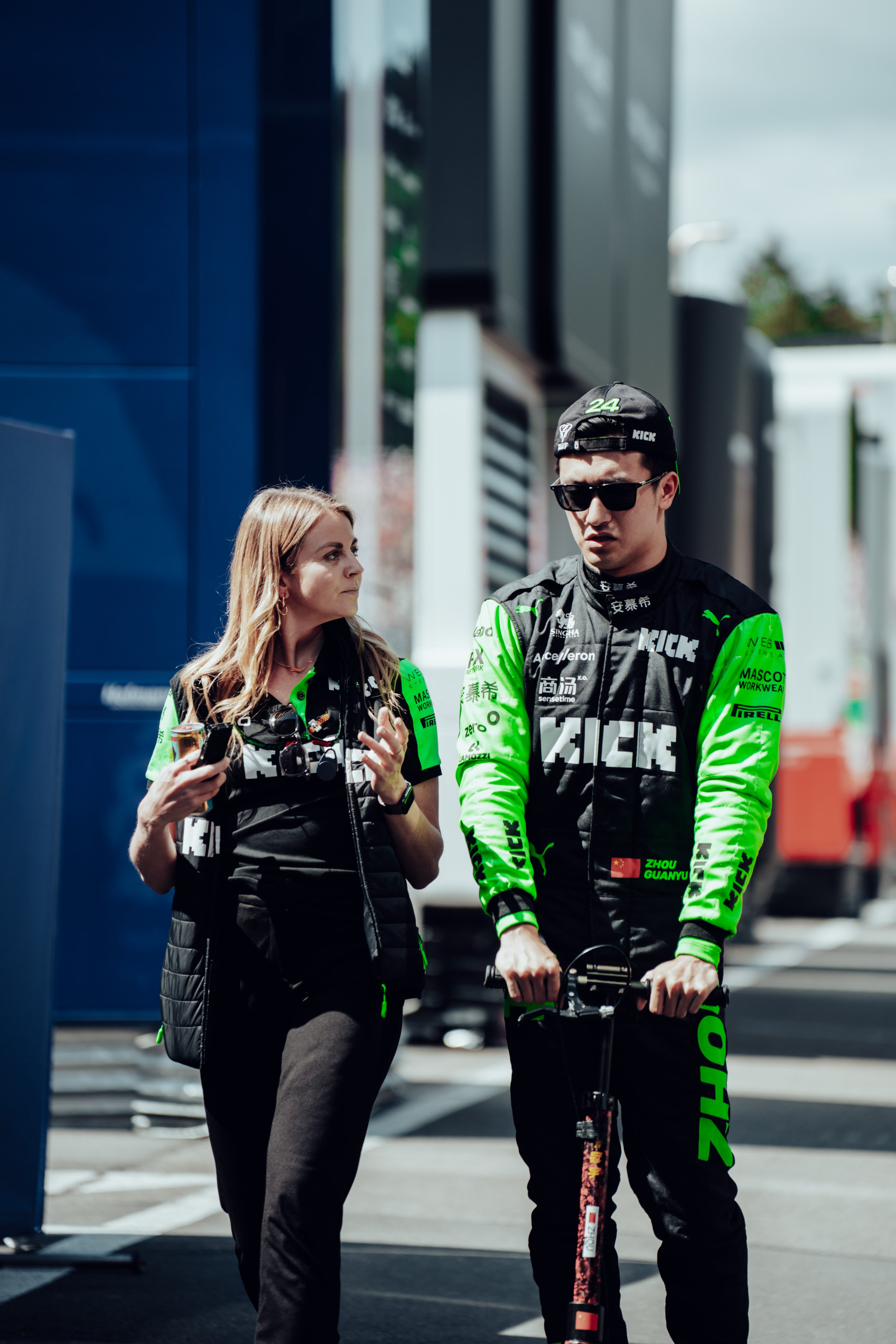 哈斯车队鏖战索伯车队,周冠宇扛起全队 哈斯车队鏖战索伯车队,周冠宇扛起全队