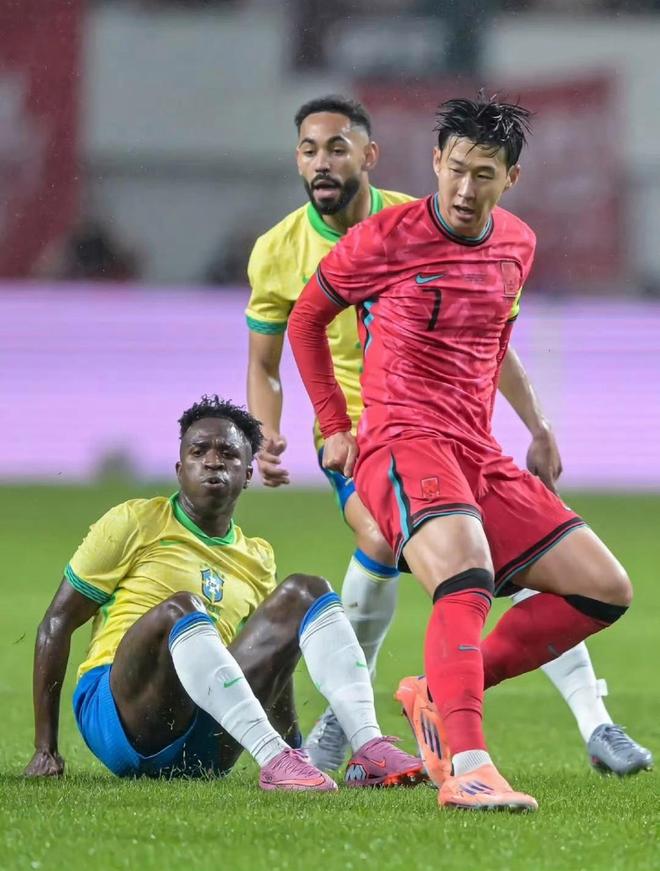 土耳其绝杀AC米兰，孙兴慜扛起全队