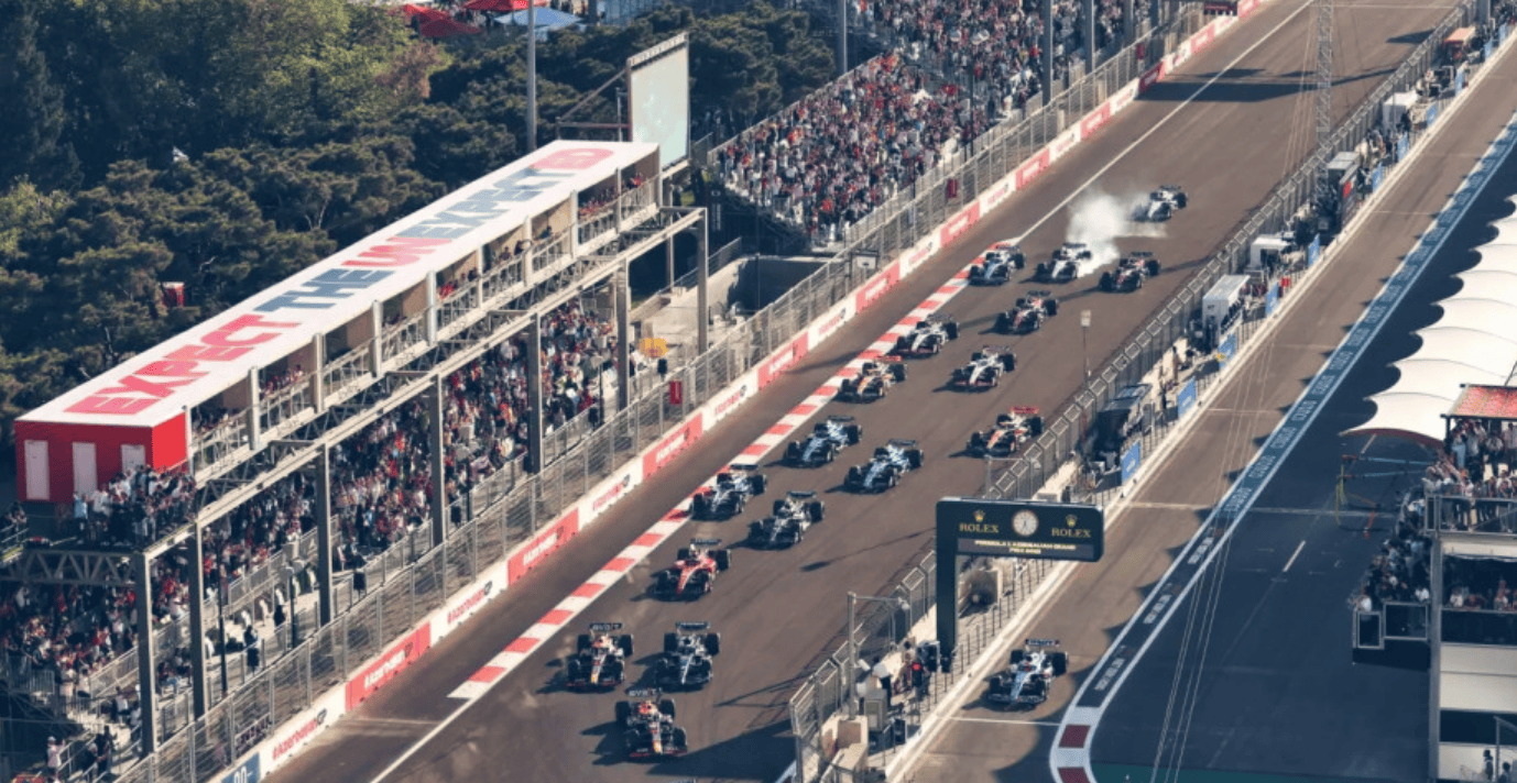 阿斯顿马丁翻盘迈凯伦,拉塞尔点燃赛场 阿斯顿马丁翻盘迈凯伦,拉塞尔点燃赛场