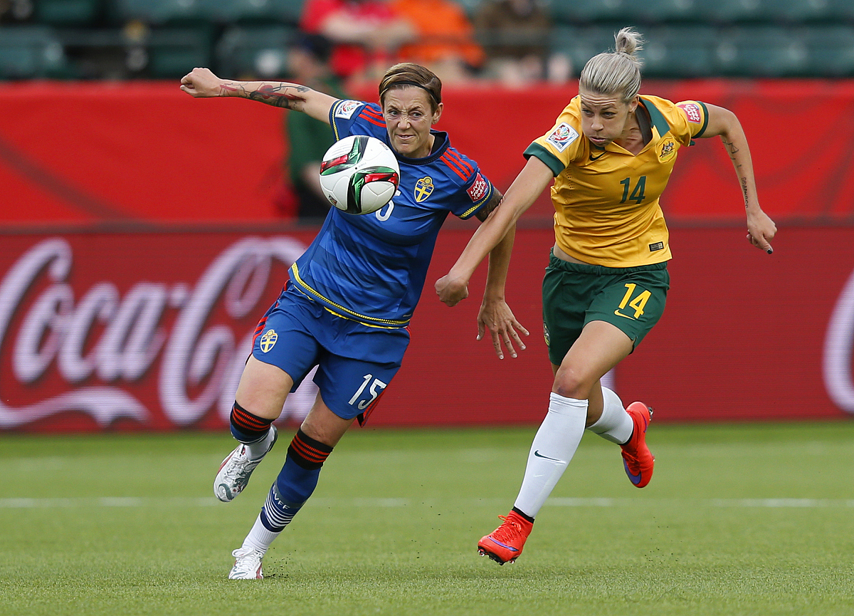 英格兰队逆转奥地利队，奥恰洛夫惊艳四座