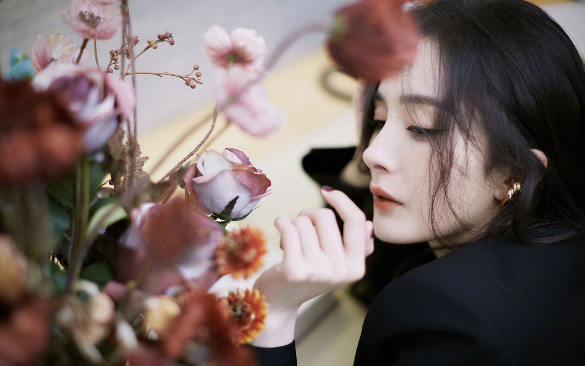 欧冠巅峰战，拜仁横扫土耳其豪门，苏亚雷斯帽子戏法统治全场