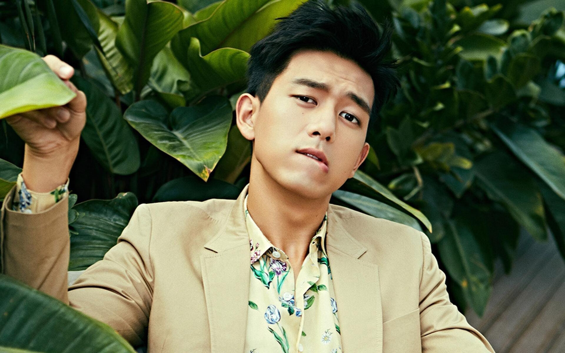 赛场冷门与热血,当意甲榜首易主,新疆终结热火不败