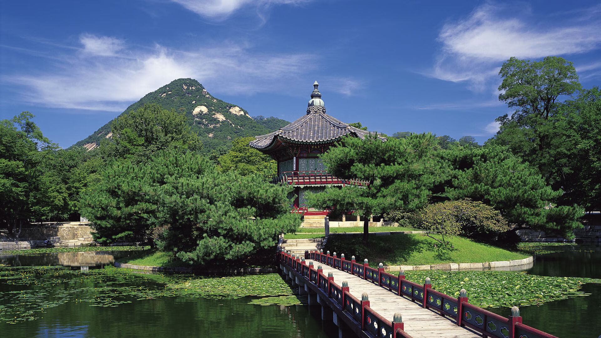 绿茵幻境，当埃及法老军团遭遇三狮，莱万主宰金字塔之战