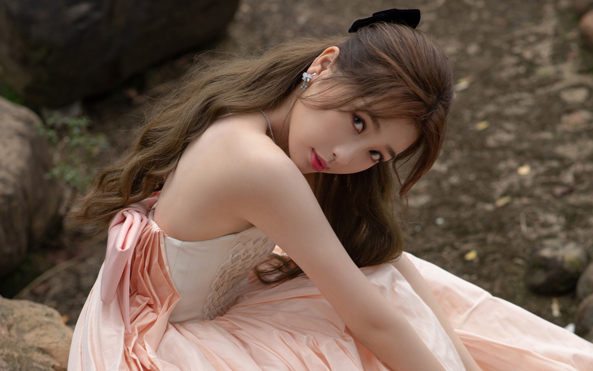 逆流破墙者，当武切维奇在蓝色海洋中央竖起孤岛