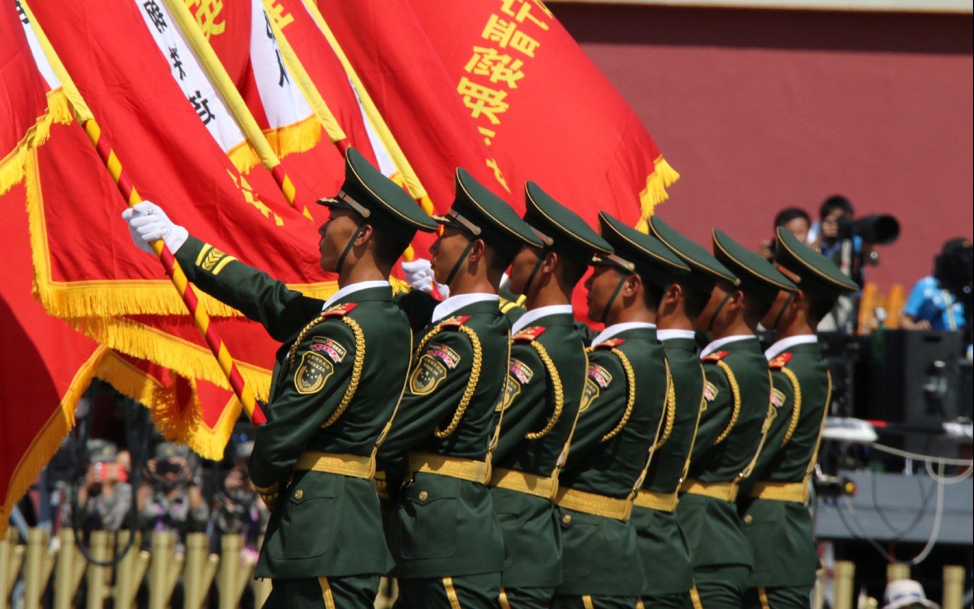 安菲尔德的终章交响,克瓦拉茨赫利亚一笔改写红军史诗