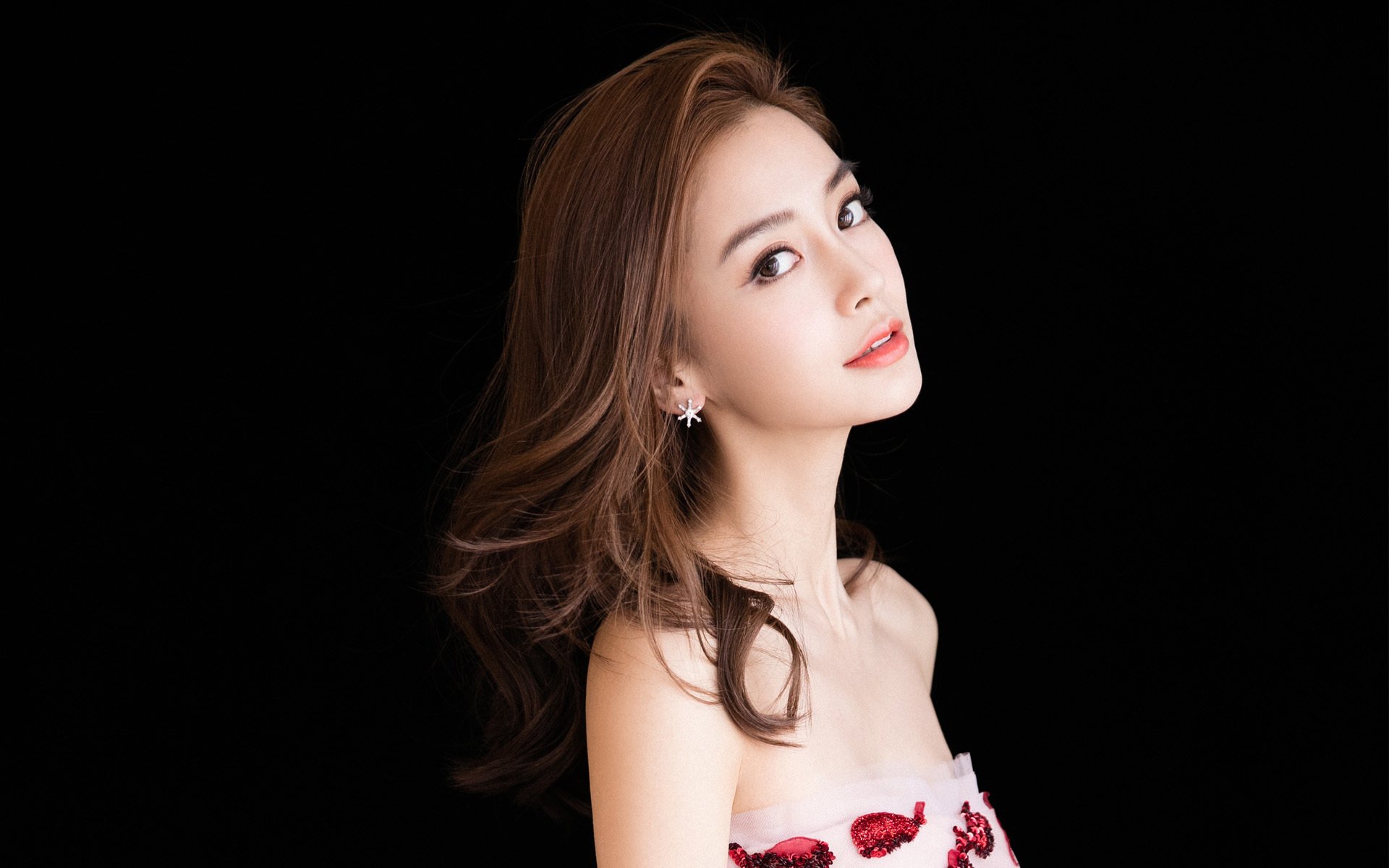 两场赛道的狂想,上海F1雷鸣与基多雨战中的命运交错